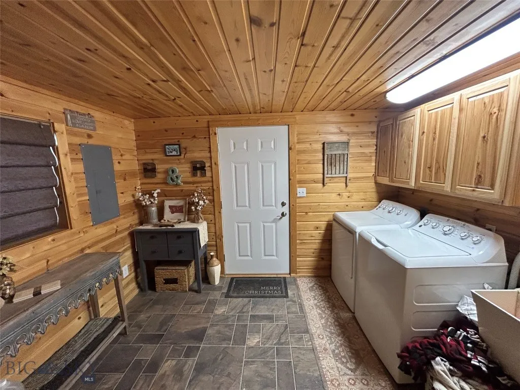 842 Mt Highway 2 W, Whitehall, Montana 59759, Whitehall, Montana 59759, 3 Bedrooms Bedrooms, ,2 BathroomsBathrooms,Residential,For Sale,842 Mt Highway 2 W, Whitehall, Montana 59759,0,405176