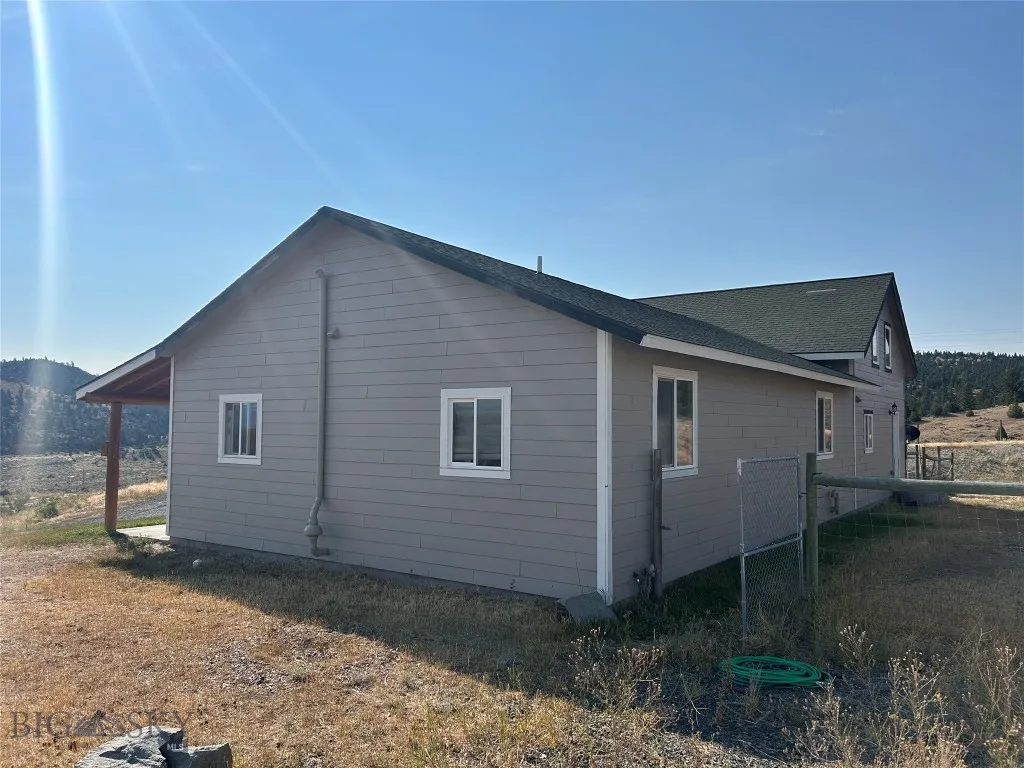 842 Mt Highway 2 W, Whitehall, Montana 59759, Whitehall, Montana 59759, 3 Bedrooms Bedrooms, ,2 BathroomsBathrooms,Residential,For Sale,842 Mt Highway 2 W, Whitehall, Montana 59759,0,405176