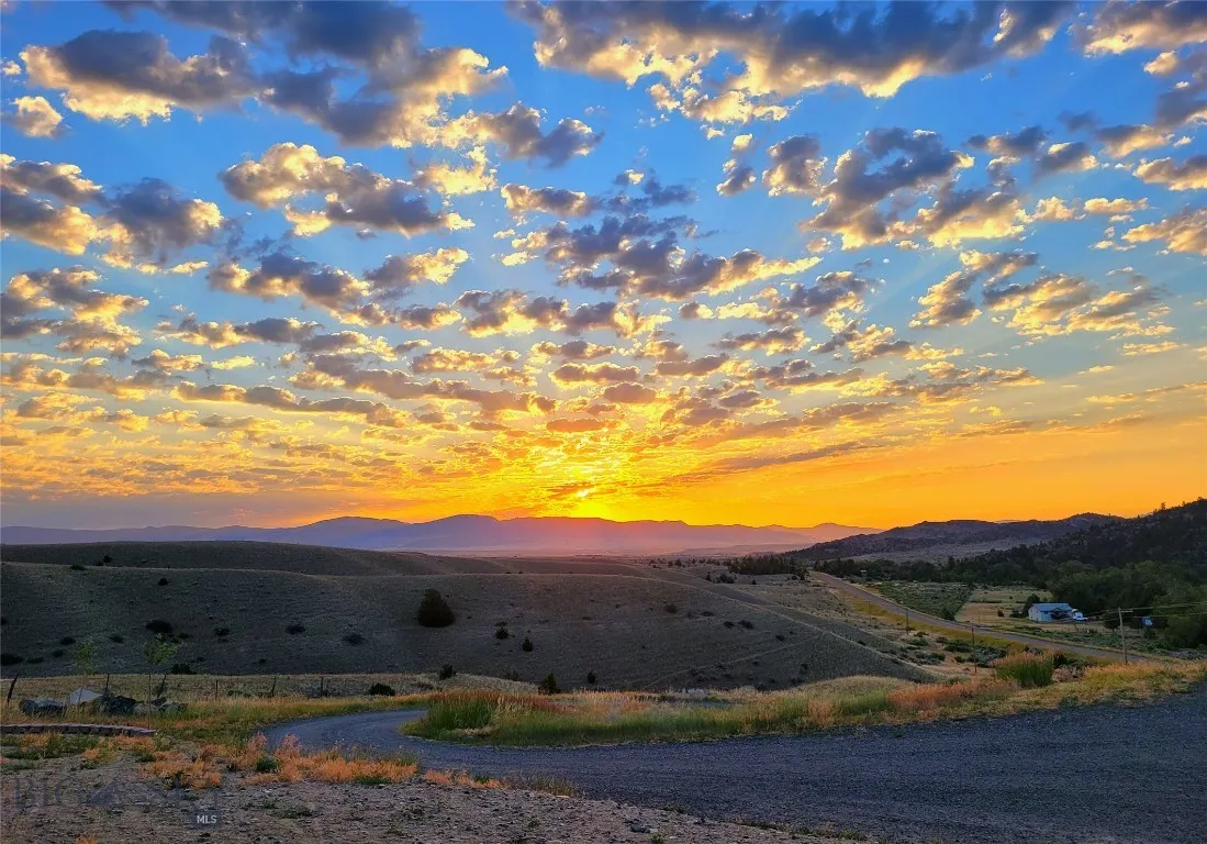 842 Mt Highway 2 W, Whitehall, Montana 59759, Whitehall, Montana 59759, 3 Bedrooms Bedrooms, ,2 BathroomsBathrooms,Residential,For Sale,842 Mt Highway 2 W, Whitehall, Montana 59759,0,405176