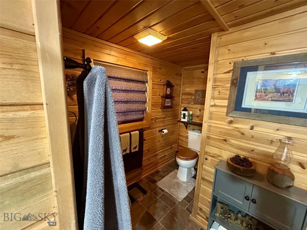 842 Mt Highway 2 W, Whitehall, Montana 59759, Whitehall, Montana 59759, 3 Bedrooms Bedrooms, ,2 BathroomsBathrooms,Residential,For Sale,842 Mt Highway 2 W, Whitehall, Montana 59759,0,405176