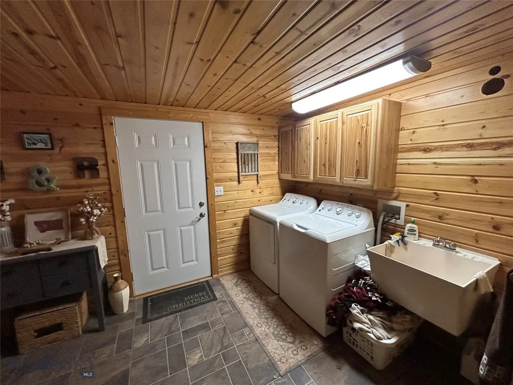 842 Mt Highway 2 W, Whitehall, Montana 59759, Whitehall, Montana 59759, 3 Bedrooms Bedrooms, ,2 BathroomsBathrooms,Residential,For Sale,842 Mt Highway 2 W, Whitehall, Montana 59759,0,405176