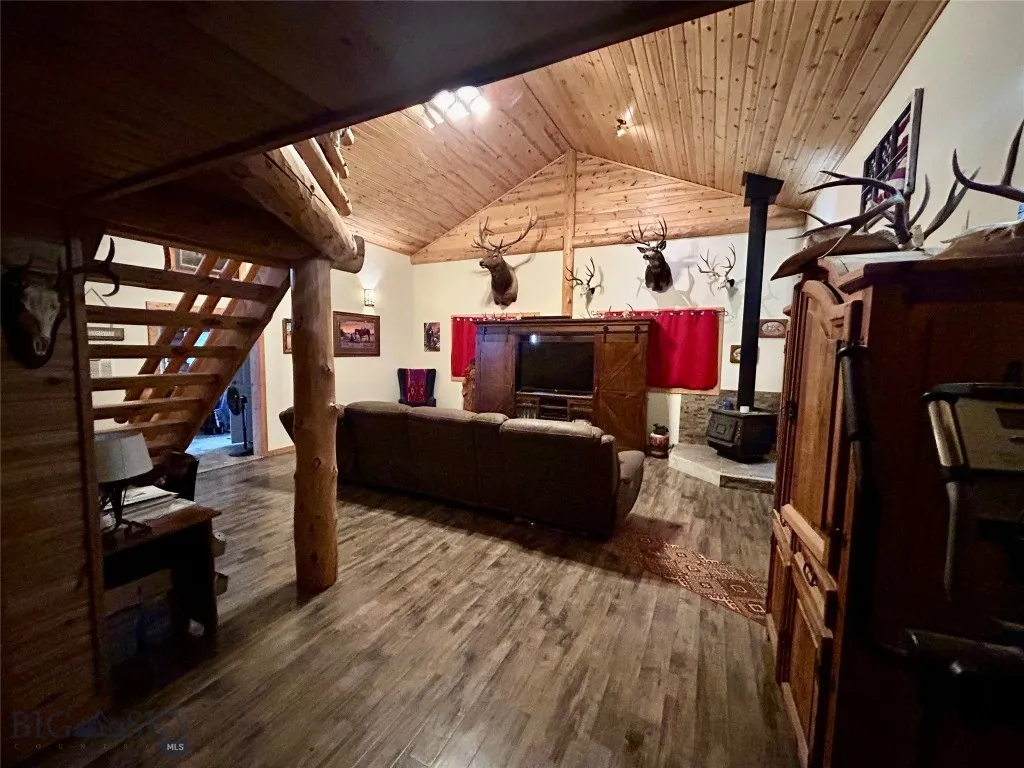 842 Mt Highway 2 W, Whitehall, Montana 59759, Whitehall, Montana 59759, 3 Bedrooms Bedrooms, ,2 BathroomsBathrooms,Residential,For Sale,842 Mt Highway 2 W, Whitehall, Montana 59759,0,405176