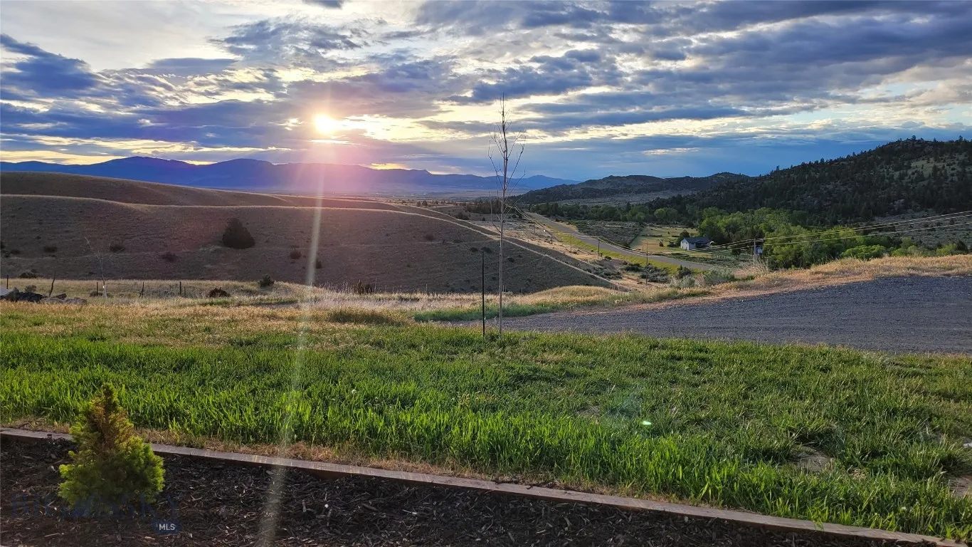 842 Mt Highway 2 W, Whitehall, Montana 59759, Whitehall, Montana 59759, 3 Bedrooms Bedrooms, ,2 BathroomsBathrooms,Residential,For Sale,842 Mt Highway 2 W, Whitehall, Montana 59759,0,405176