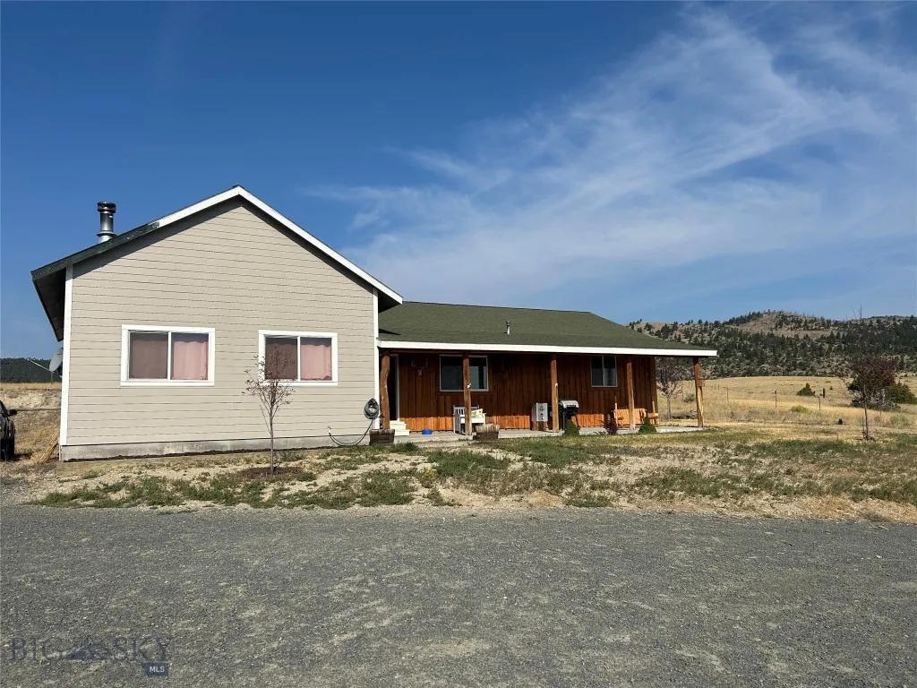 842 Mt Highway 2 W, Whitehall, Montana 59759, Whitehall, Montana 59759, 3 Bedrooms Bedrooms, ,2 BathroomsBathrooms,Residential,For Sale,842 Mt Highway 2 W, Whitehall, Montana 59759,0,405176