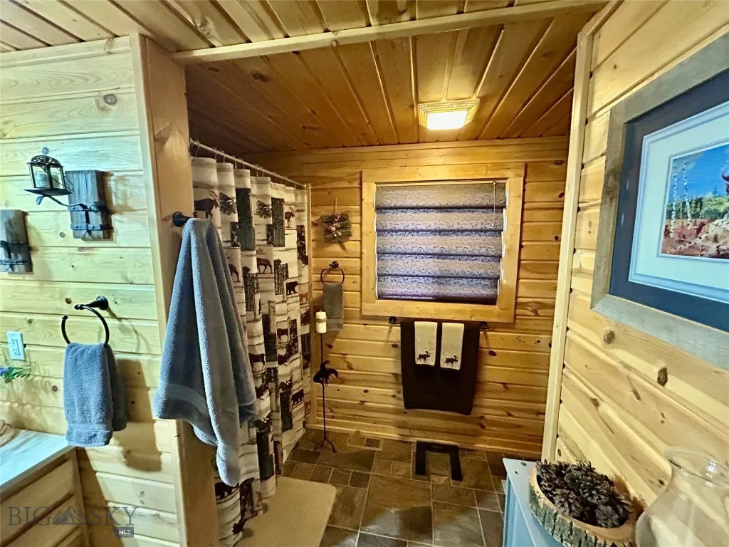 842 Mt Highway 2 W, Whitehall, Montana 59759, Whitehall, Montana 59759, 3 Bedrooms Bedrooms, ,2 BathroomsBathrooms,Residential,For Sale,842 Mt Highway 2 W, Whitehall, Montana 59759,0,405176