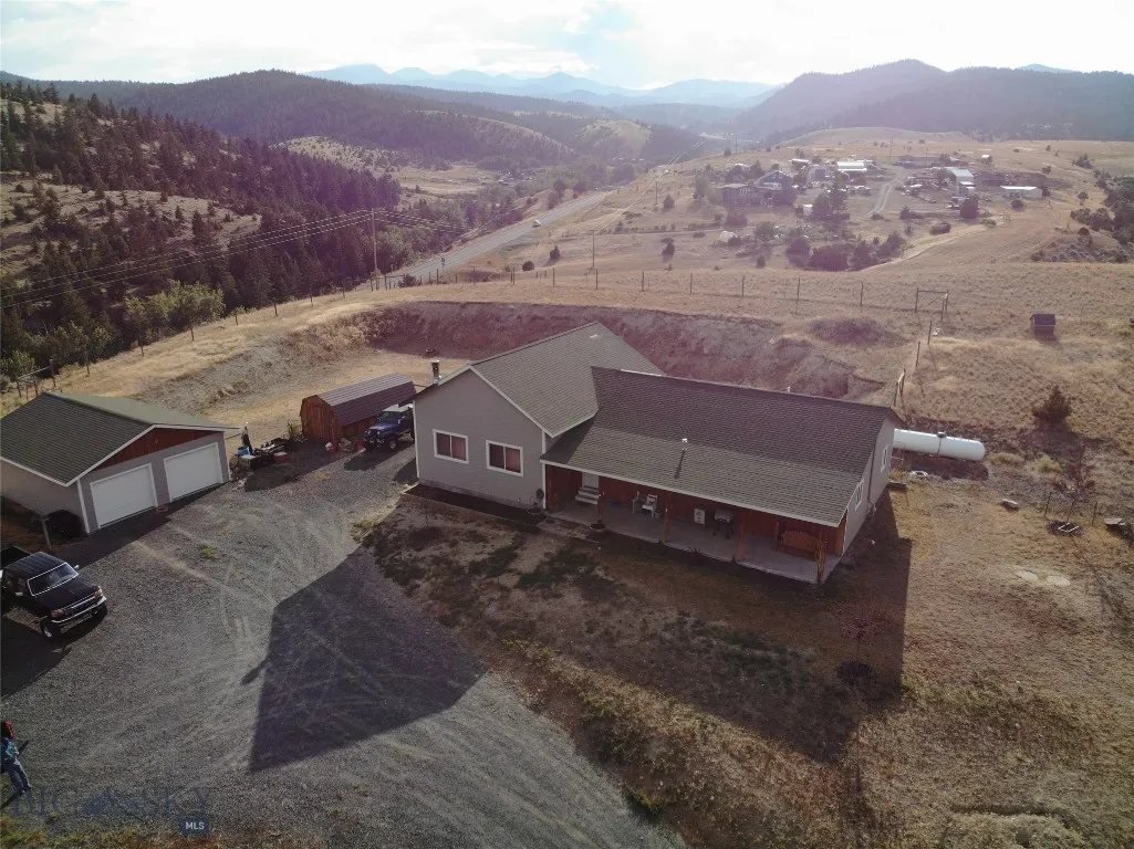 842 Mt Highway 2 W, Whitehall, Montana 59759, Whitehall, Montana 59759, 3 Bedrooms Bedrooms, ,2 BathroomsBathrooms,Residential,For Sale,842 Mt Highway 2 W, Whitehall, Montana 59759,0,405176