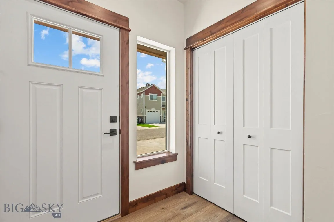 Entryway with closet