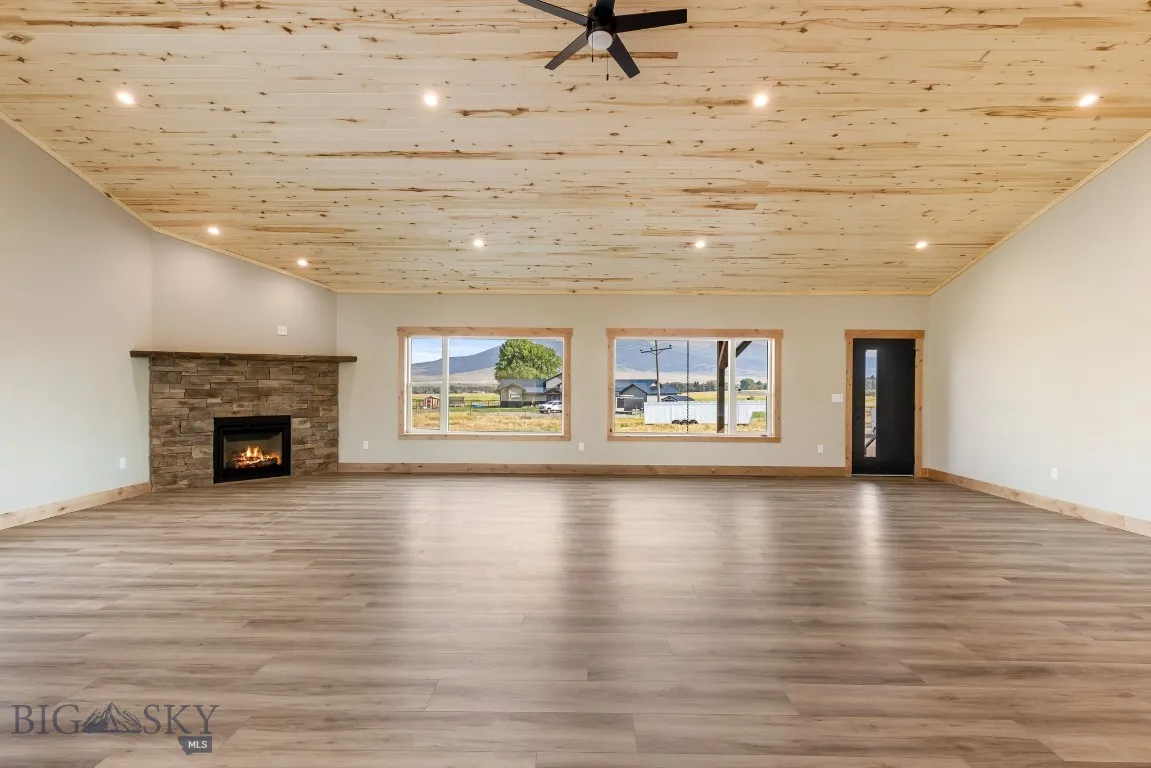 38 Heather Lane, Livingston, Montana 59047, Livingston, Montana 59047, 3 Bedrooms Bedrooms, ,2 BathroomsBathrooms,Residential,For Sale,38 Heather Lane, Livingston, Montana 59047,0,405244