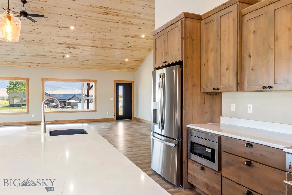 38 Heather Lane, Livingston, Montana 59047, Livingston, Montana 59047, 3 Bedrooms Bedrooms, ,2 BathroomsBathrooms,Residential,For Sale,38 Heather Lane, Livingston, Montana 59047,0,405244