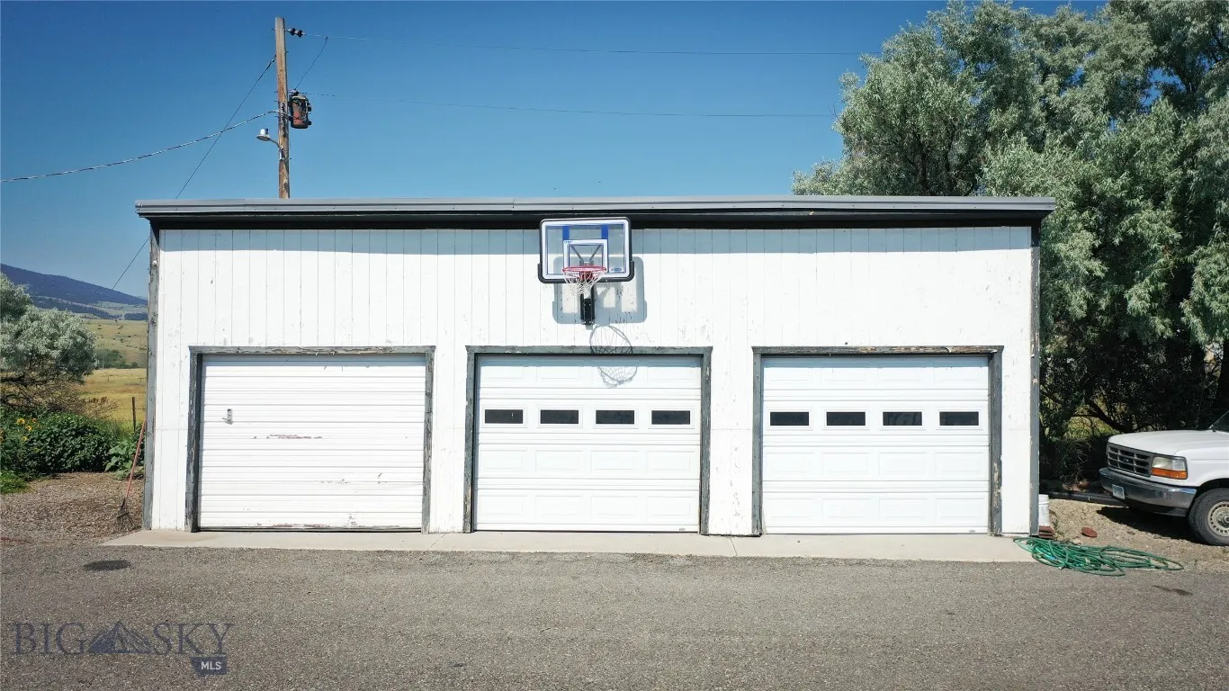 15 West End Road, Livingston, Montana 59047, Livingston, Montana 59047, ,Commercial Sale,For Sale,15 West End Road, Livingston, Montana 59047,0,405354