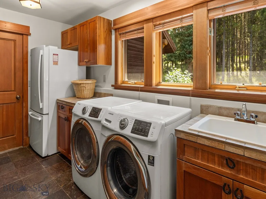 Laundry room/ Mudroom