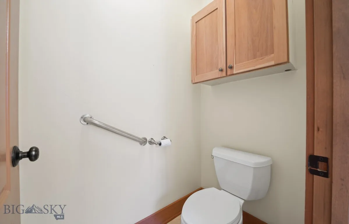 primary toilet closet