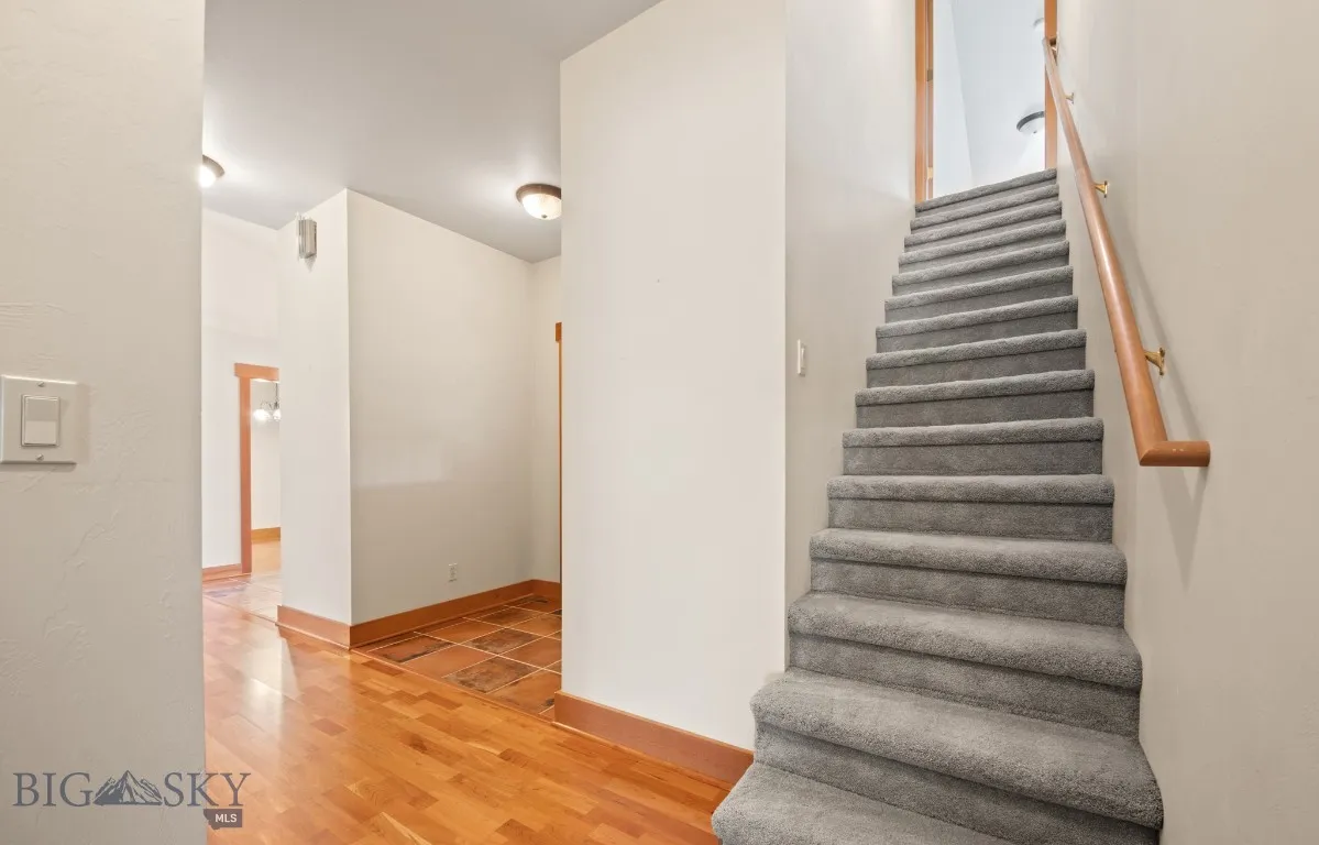 stairs to bonus room