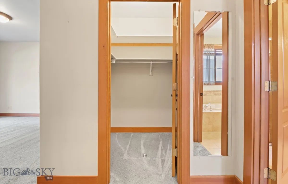 primary closet 1