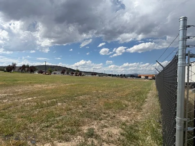 View on SE pin looking N