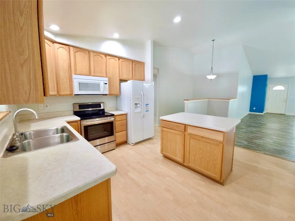 3121 New Hope Drive 9, Billings, Montana 59102, Billings, Montana 59102, 3 Bedrooms Bedrooms, ,3 BathroomsBathrooms,Residential,For Sale,3121 New Hope Drive 9, Billings, Montana 59102,0,405360