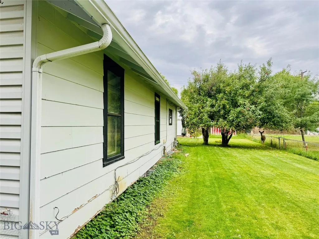 714 Front Street, Fort Benton, Montana 59442, Fort Benton, Montana 59442, 2 Bedrooms Bedrooms, ,1 BathroomBathrooms,Residential,For Sale,714 Front Street, Fort Benton, Montana 59442,0,405445