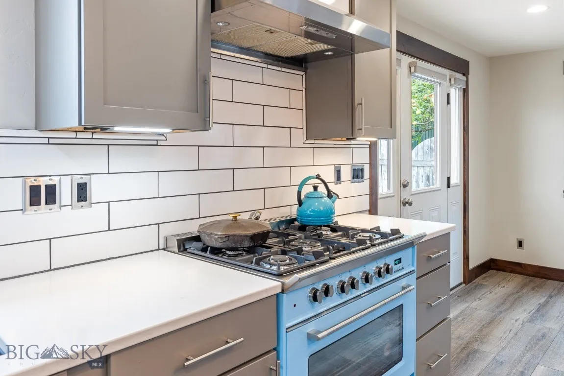 Vintage inspired gas range in electric blue