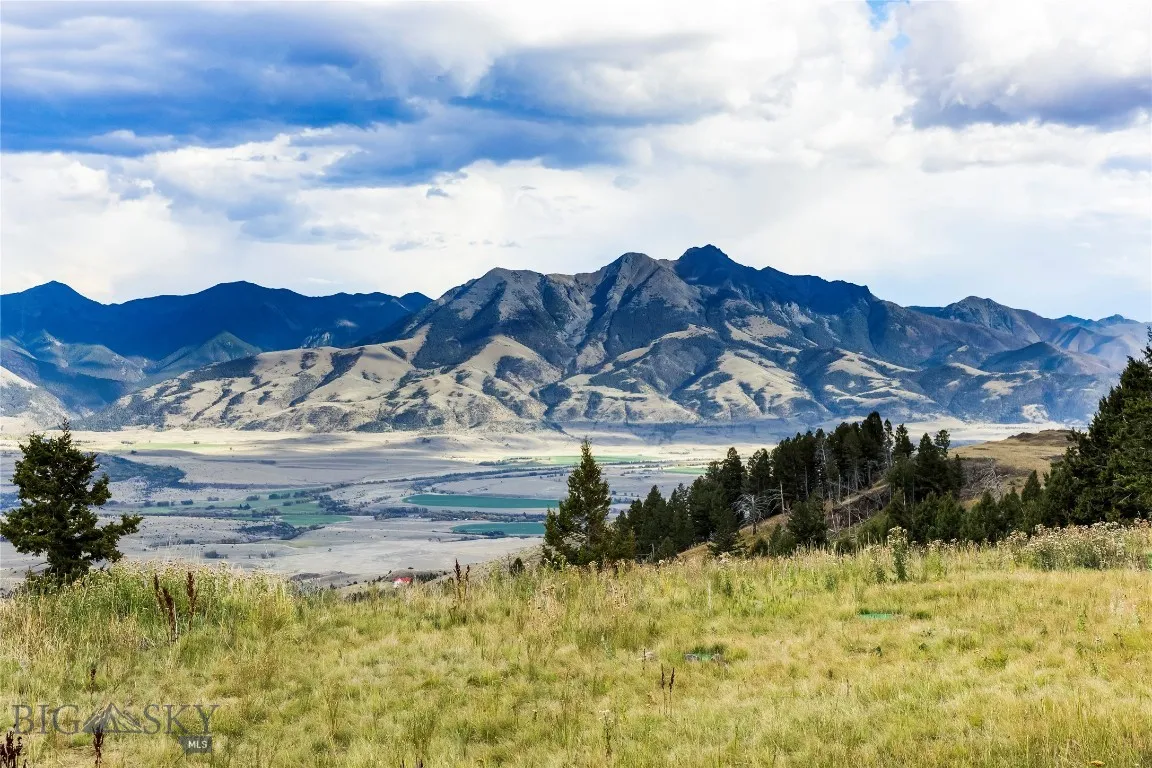 190 Sagittarius Skyway, Emigrant, Montana 59027, Emigrant, Montana 59027, 6 Bedrooms Bedrooms, ,5 BathroomsBathrooms,Residential,For Sale,190 Sagittarius Skyway, Emigrant, Montana 59027,0,405163