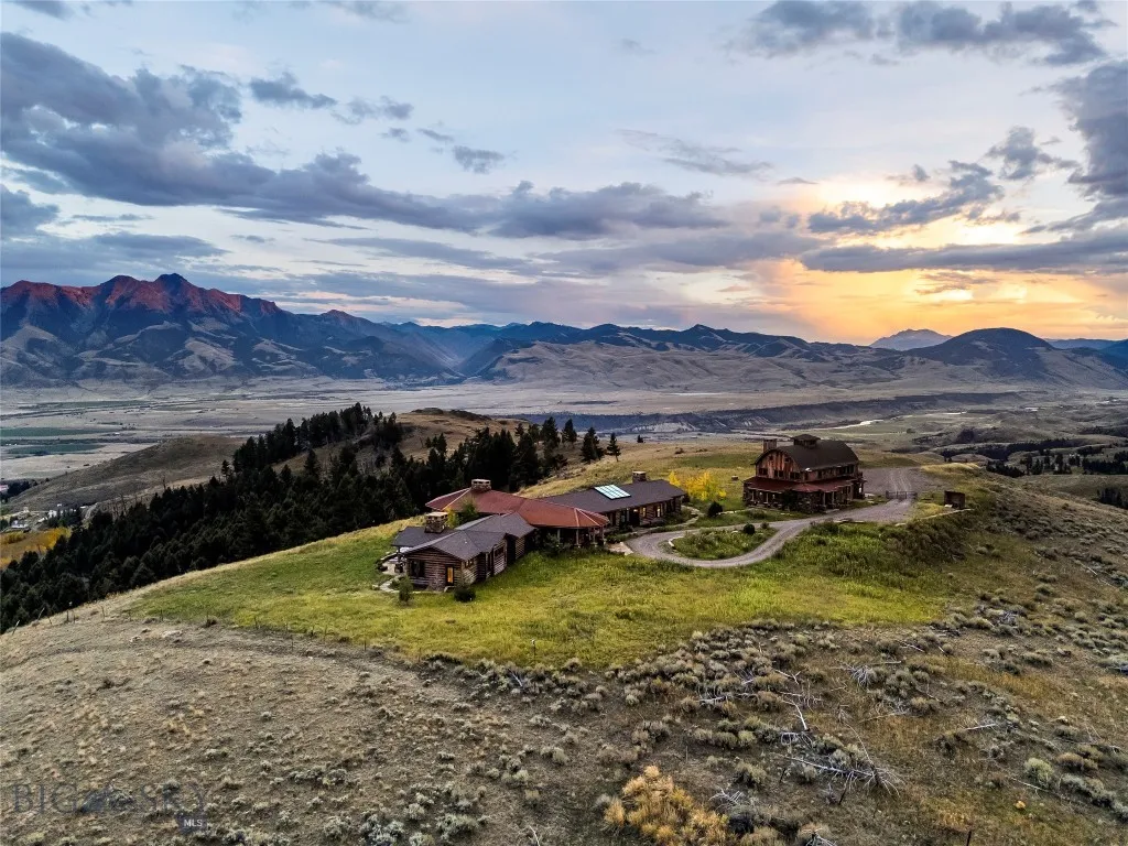 190 Sagittarius Skyway, Emigrant, Montana 59027, Emigrant, Montana 59027, 6 Bedrooms Bedrooms, ,5 BathroomsBathrooms,Residential,For Sale,190 Sagittarius Skyway, Emigrant, Montana 59027,0,405163
