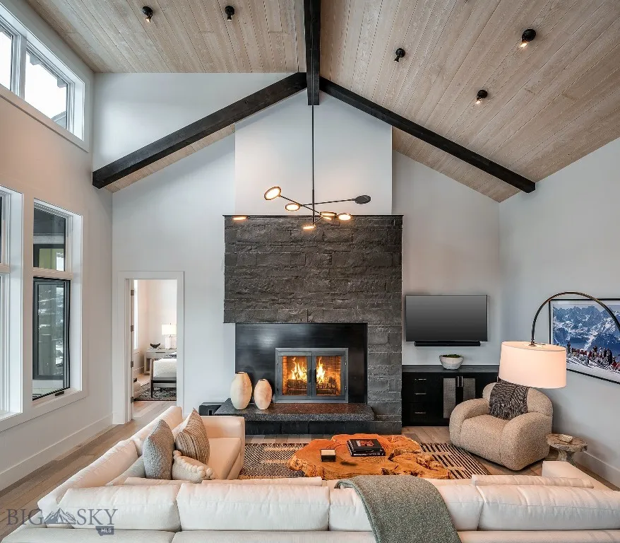 Photo depicts similar furnished residence with same finish package.