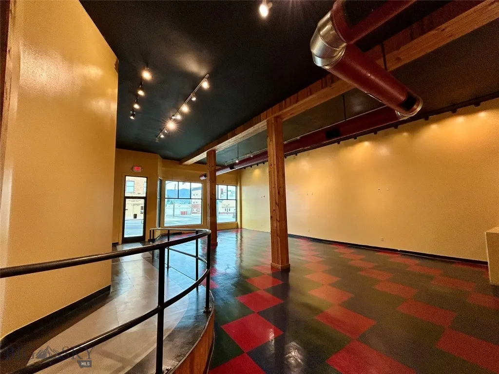 Space adjacent to restaurant