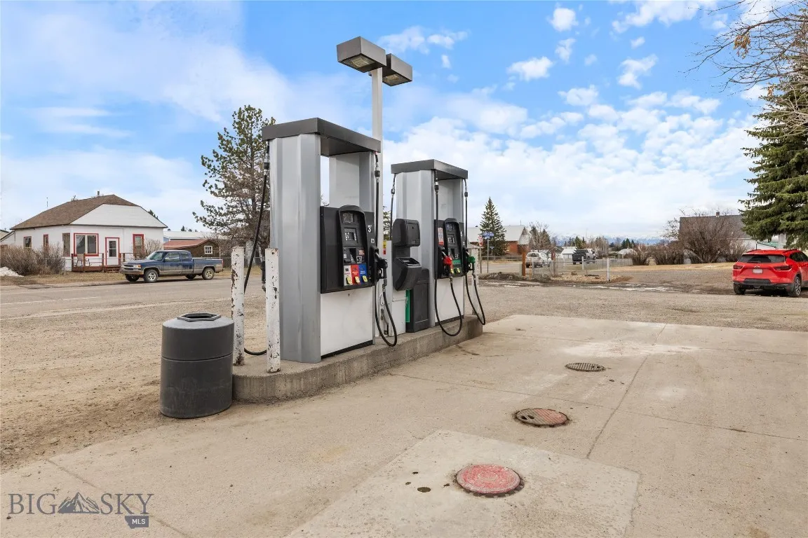 301 1st Avenue N, Clyde Park, Montana 59018, Clyde Park, Montana 59018, ,Commercial Sale,For Sale,301 1st Avenue N, Clyde Park, Montana 59018,0,405552