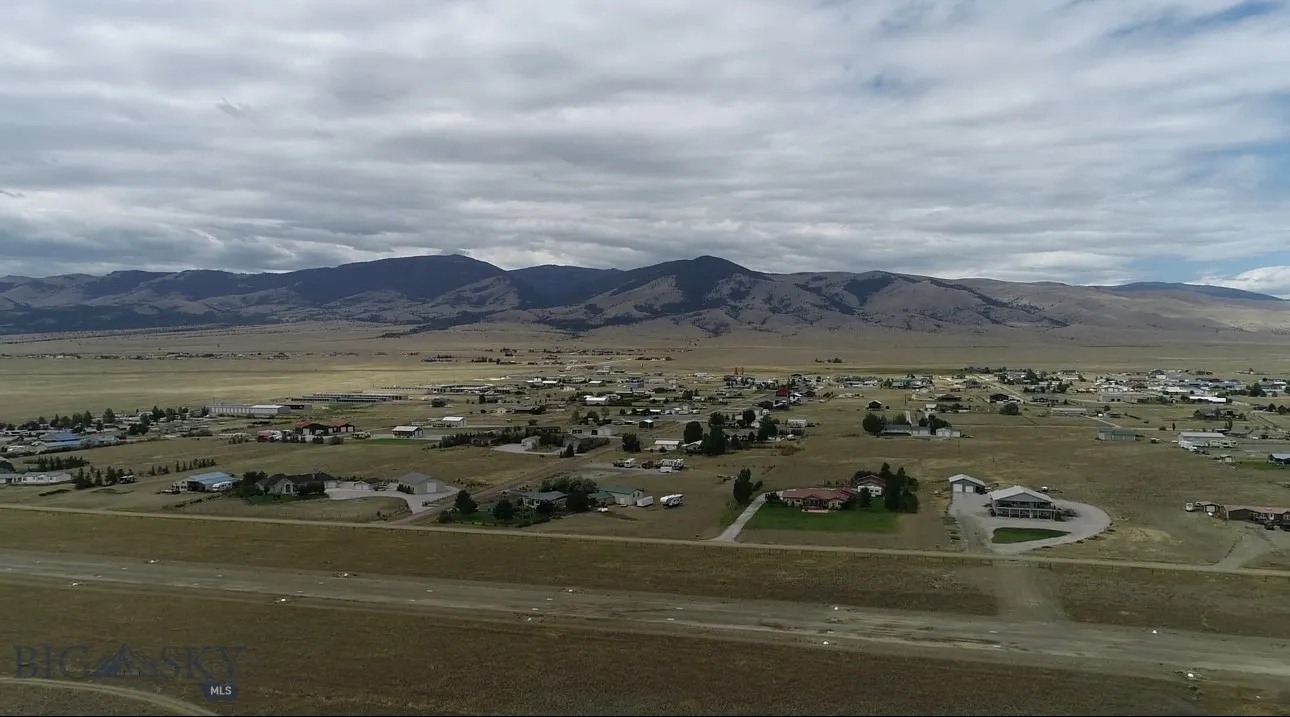 17 Berry Lane B, Townsend, Montana 59644, Townsend, Montana 59644, 3 Bedrooms Bedrooms, ,2 BathroomsBathrooms,Residential,For Sale,17 Berry Lane B, Townsend, Montana 59644,0,405599