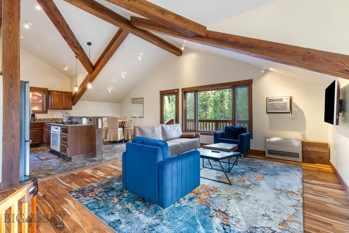 Guest apartment with full kitchen and bath