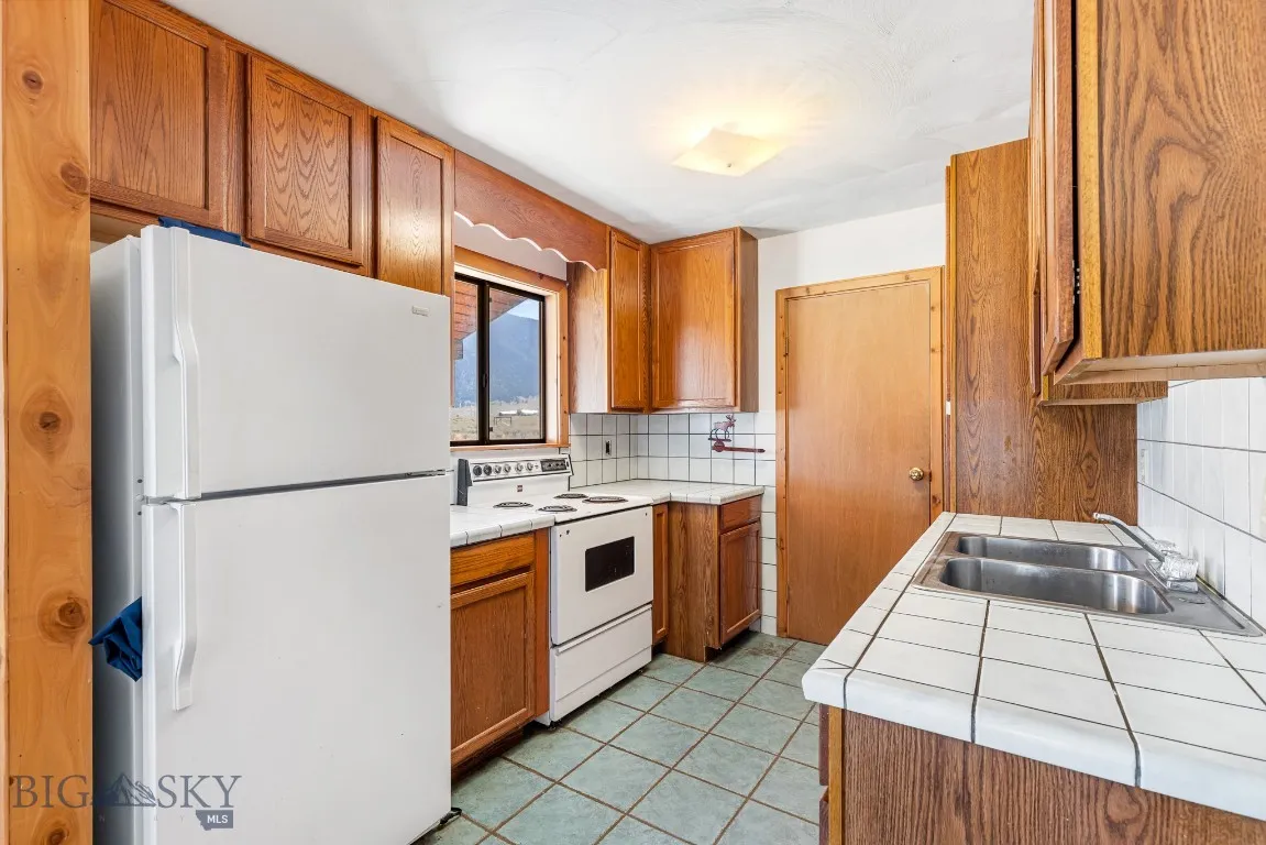402 Pond Road, Cameron, Montana 59720, Cameron, Montana 59720, 2 Bedrooms Bedrooms, ,1 BathroomBathrooms,Residential,For Sale,402 Pond Road, Cameron, Montana 59720,0,405466