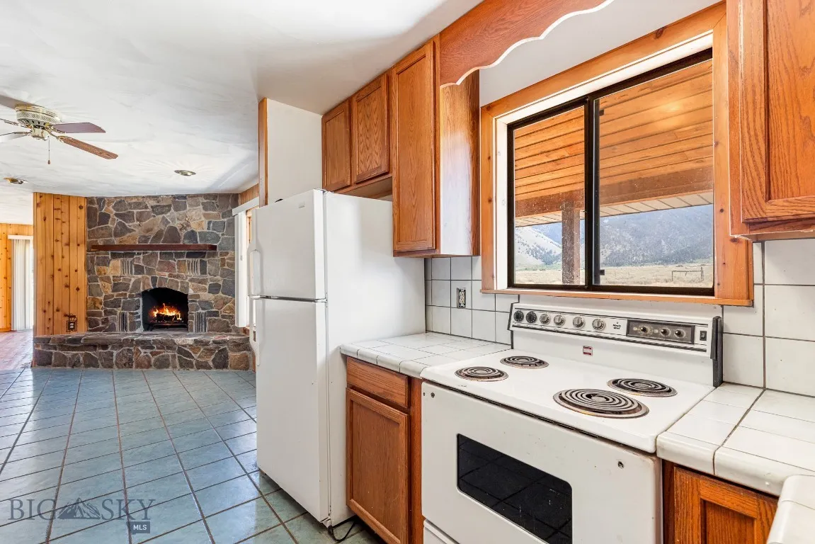 402 Pond Road, Cameron, Montana 59720, Cameron, Montana 59720, 2 Bedrooms Bedrooms, ,1 BathroomBathrooms,Residential,For Sale,402 Pond Road, Cameron, Montana 59720,0,405466