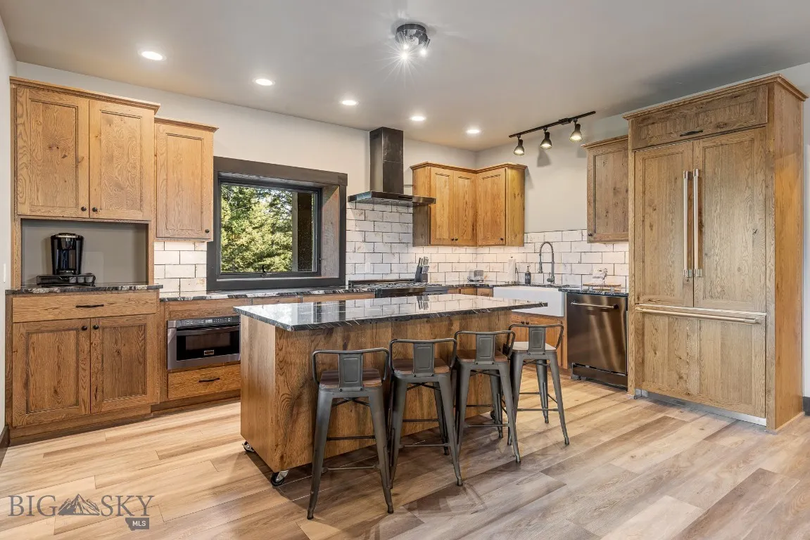 lower level full kitchen