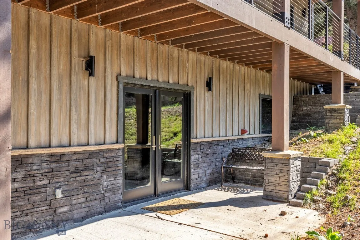 Walk out entrance to lower level
