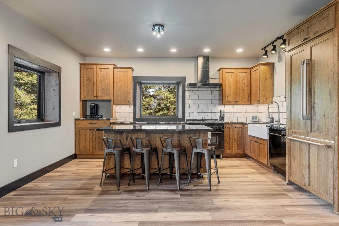 lower level full kitchen