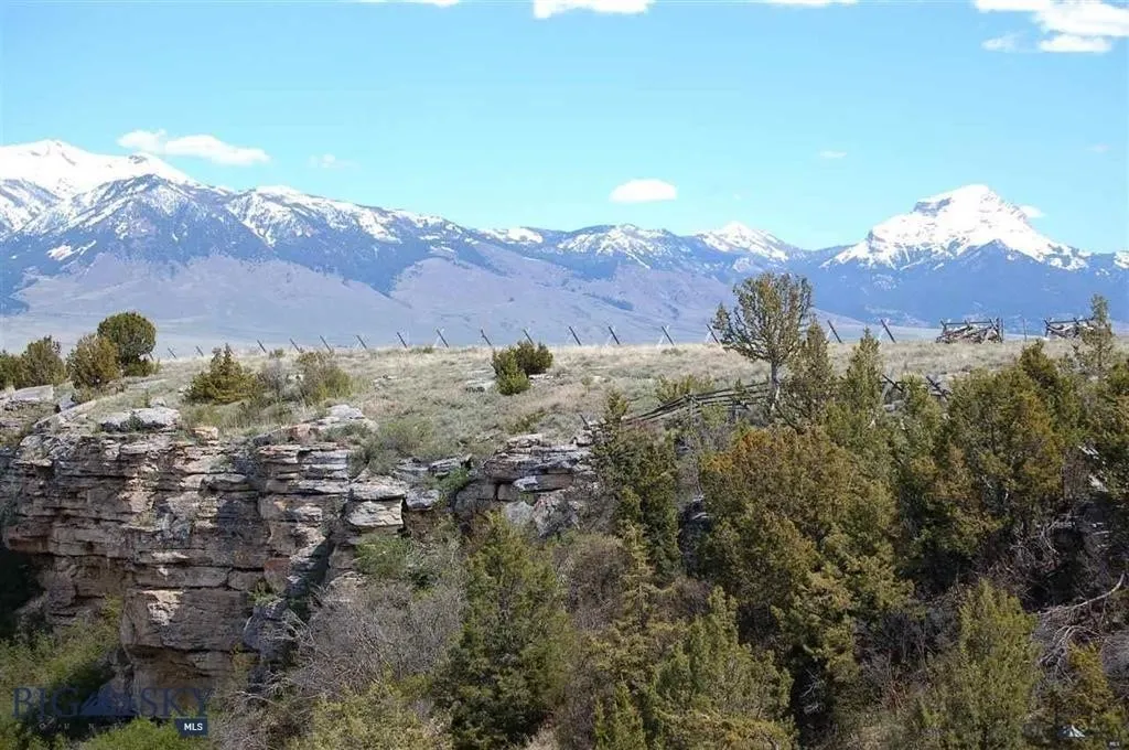 WigWam Canyon - Cedar & The Sphinx
