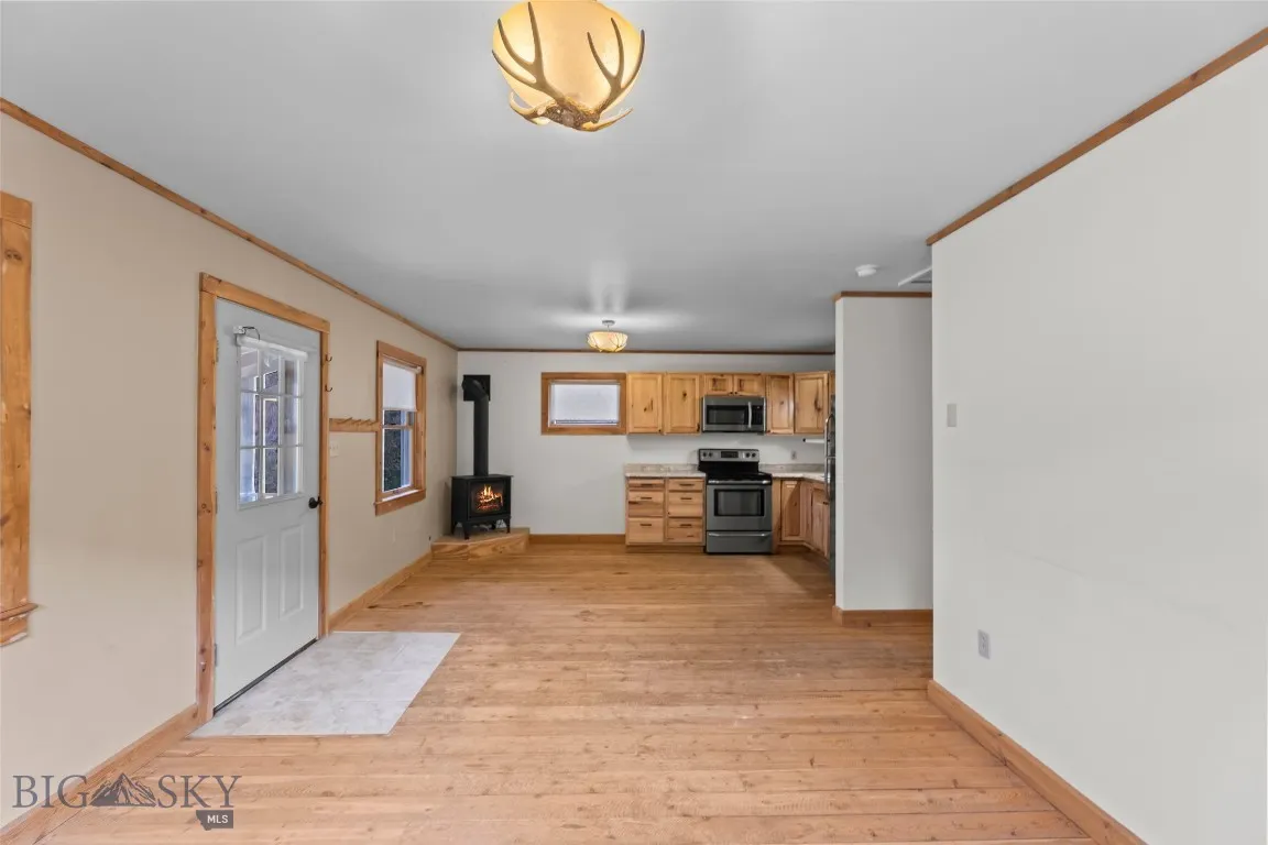 537 Jardine Road, Jardine, Montana 59030, Jardine, Montana 59030, ,Residential Income,For Sale,537 Jardine Road, Jardine, Montana 59030,0,405692