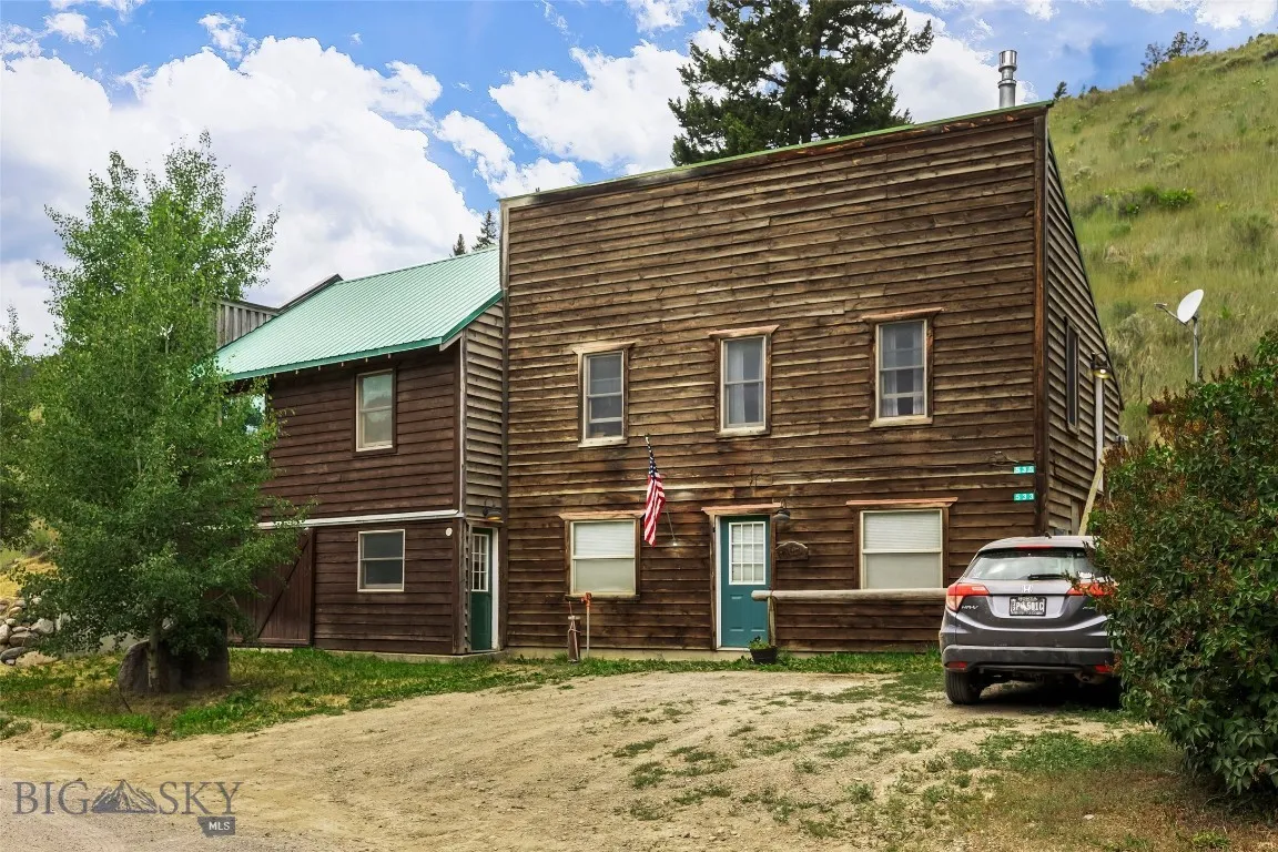 537 Jardine Road, Jardine, Montana 59030, Jardine, Montana 59030, ,Residential Income,For Sale,537 Jardine Road, Jardine, Montana 59030,0,405692