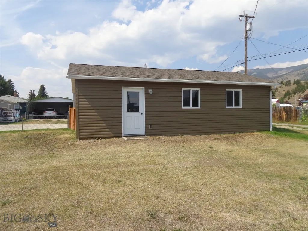 212 Rumsey Street, Anaconda, Montana 59711, Anaconda, Montana 59711, 3 Bedrooms Bedrooms, ,2 BathroomsBathrooms,Residential,For Sale,212 Rumsey Street, Anaconda, Montana 59711,0,405705