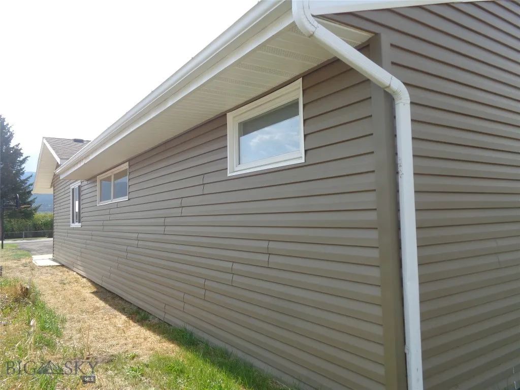 212 Rumsey Street, Anaconda, Montana 59711, Anaconda, Montana 59711, 3 Bedrooms Bedrooms, ,2 BathroomsBathrooms,Residential,For Sale,212 Rumsey Street, Anaconda, Montana 59711,0,405705