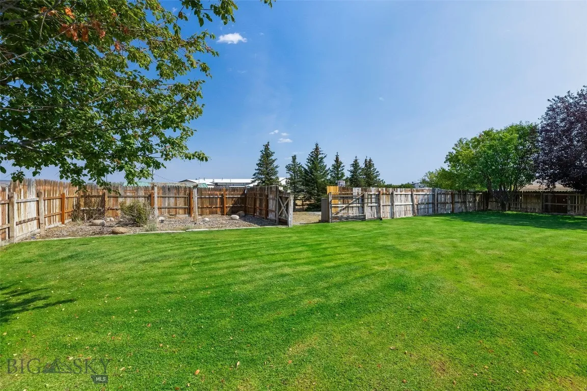 18 Meadowlark Circle, Big Timber, Montana 59011, Big Timber, Montana 59011, 5 Bedrooms Bedrooms, ,2 BathroomsBathrooms,Residential,For Sale,18 Meadowlark Circle, Big Timber, Montana 59011,0,405700