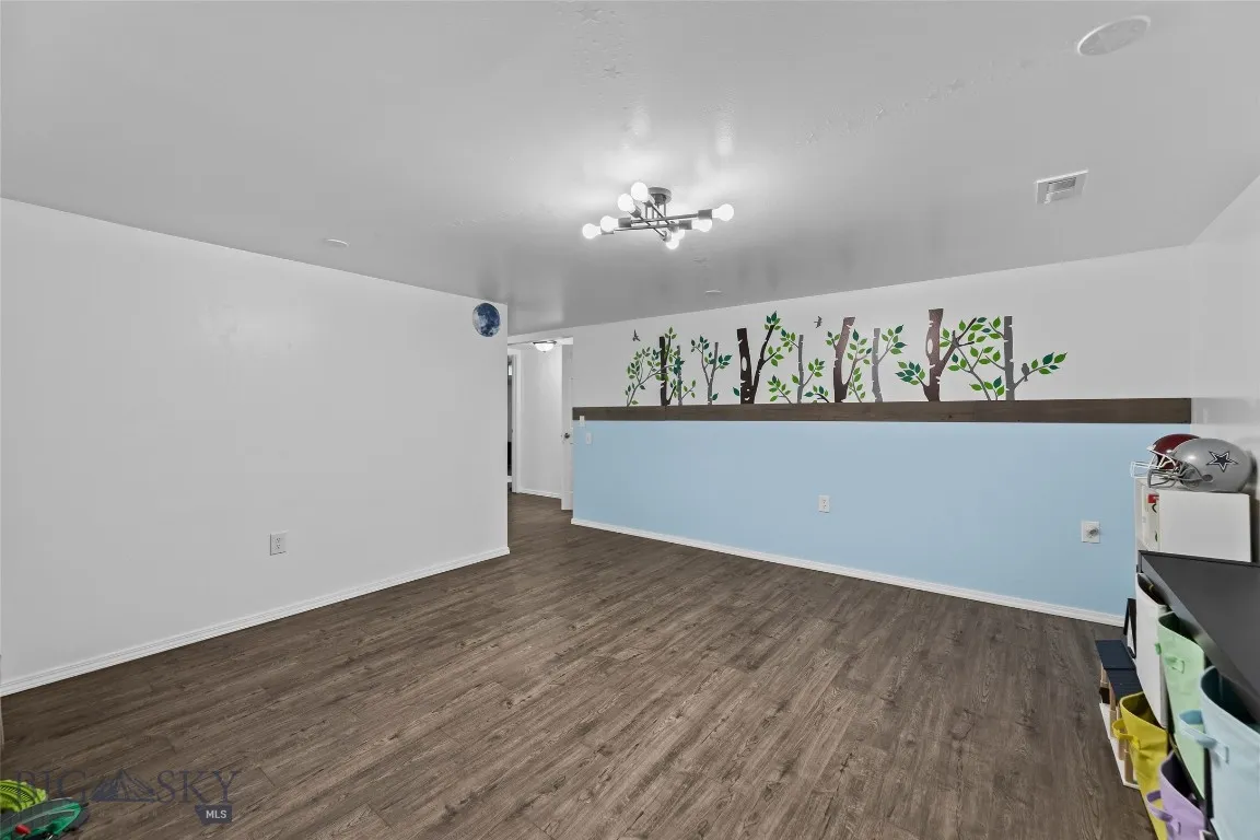 Extra Room/Flex Space