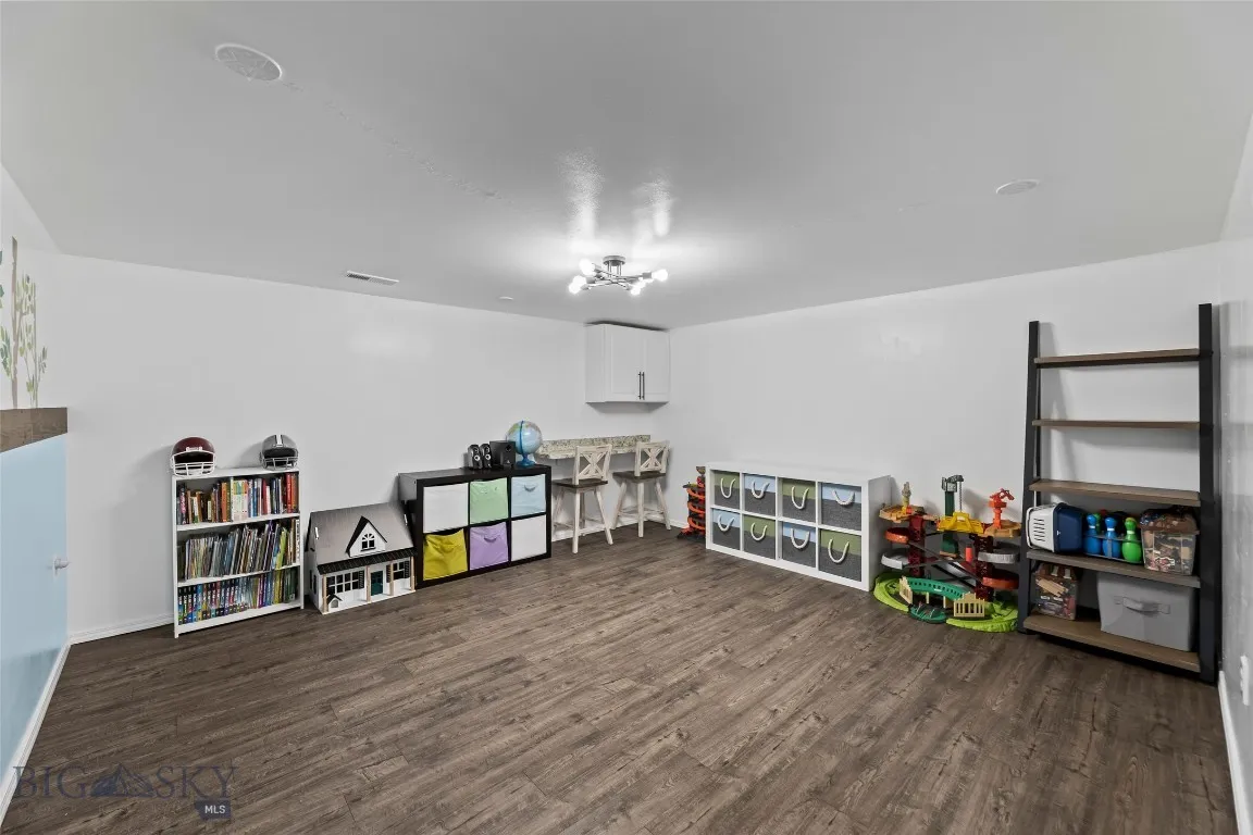 Extra Room/Flex Space
