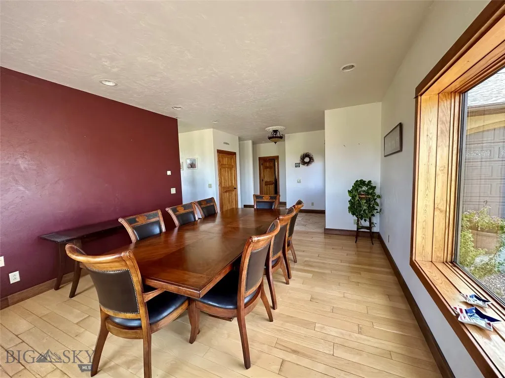 117 Meredith Ranch, Livingston, Montana 59047, Livingston, Montana 59047, 4 Bedrooms Bedrooms, ,3 BathroomsBathrooms,Residential,For Sale,117 Meredith Ranch, Livingston, Montana 59047,0,404713