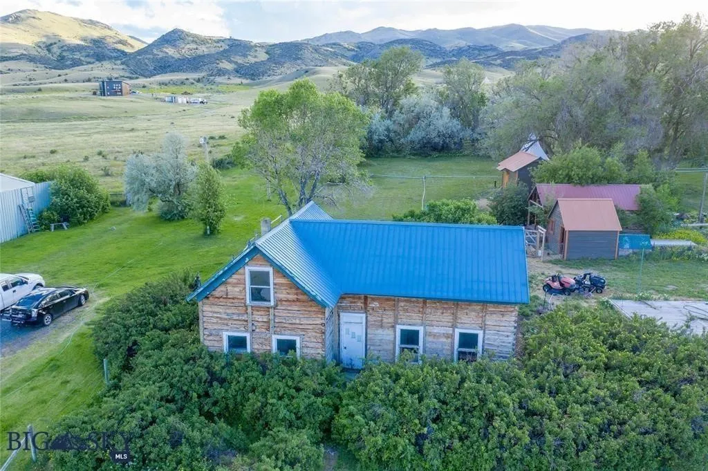 5301 & 5303 Mt Highway 41 Highway N, Silver St, Silver Star, Montana 59751, ,Commercial Sale,For Sale,5301 & 5303 Mt Highway 41 Highway N, Silver St,0,405695