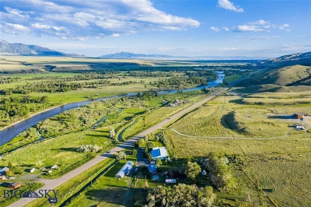5301 & 5303 Mt Highway 41 Highway N, Silver St, Silver Star, Montana 59751, ,Commercial Sale,For Sale,5301 & 5303 Mt Highway 41 Highway N, Silver St,0,405695
