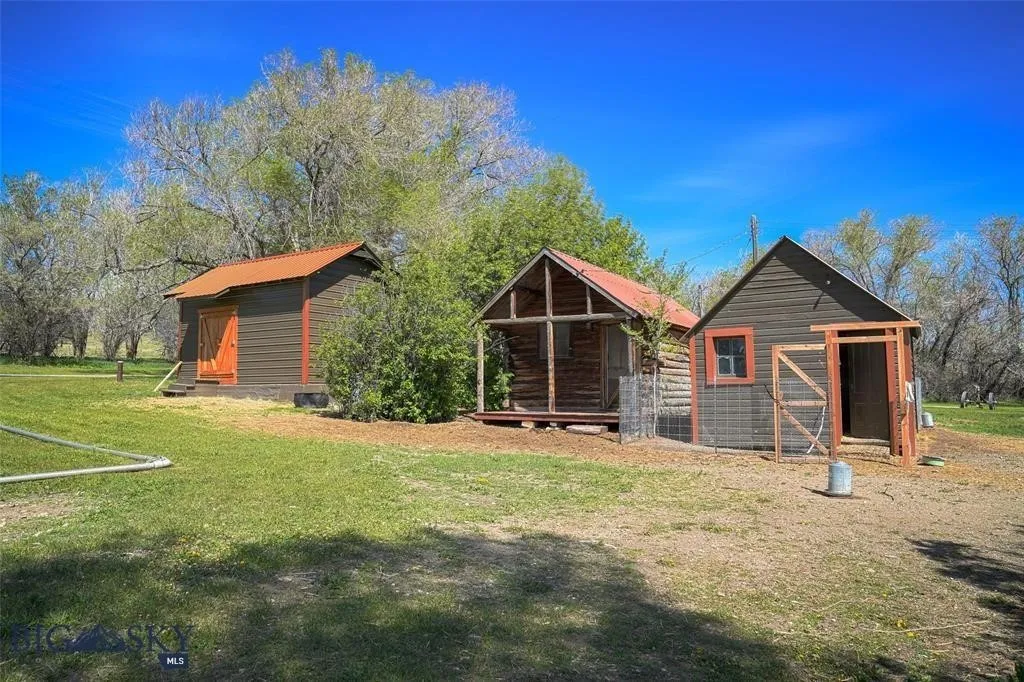 5301 & 5303 Mt Highway 41 Highway N, Silver St, Silver Star, Montana 59751, ,Commercial Sale,For Sale,5301 & 5303 Mt Highway 41 Highway N, Silver St,0,405695