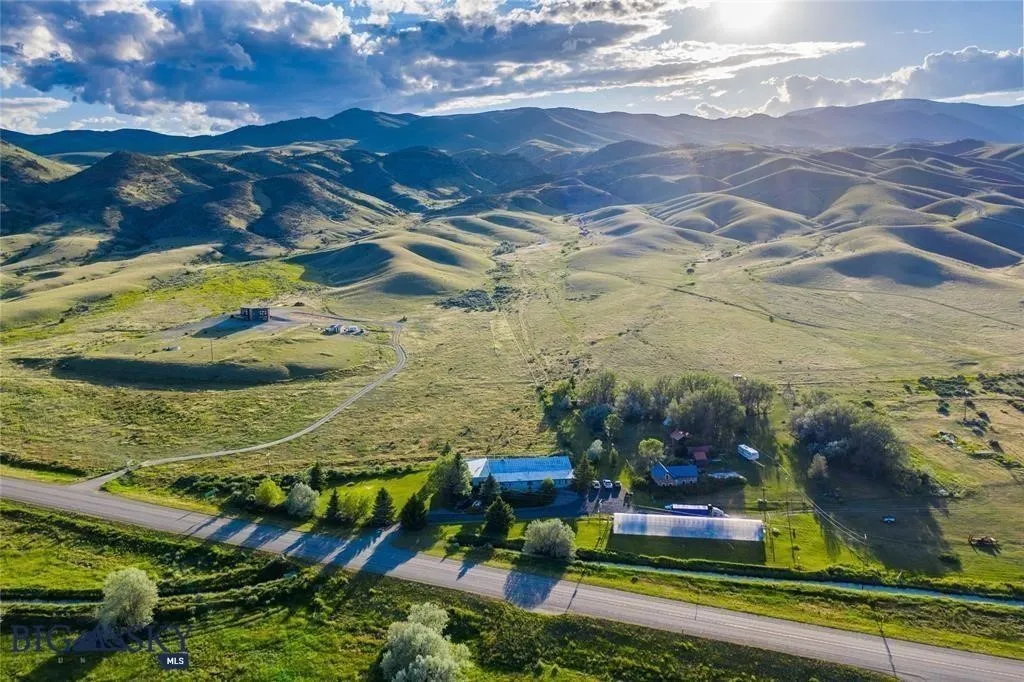 5301 & 5303 Mt Highway 41 Highway N, Silver St, Silver Star, Montana 59751, ,Commercial Sale,For Sale,5301 & 5303 Mt Highway 41 Highway N, Silver St,0,405695