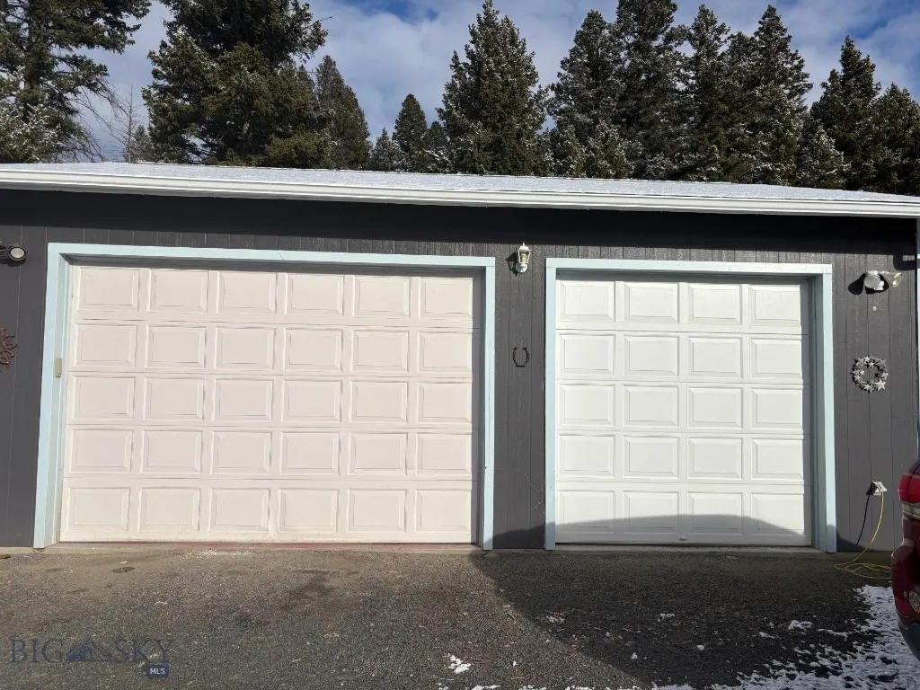 DETACHED HEATED GARAGE