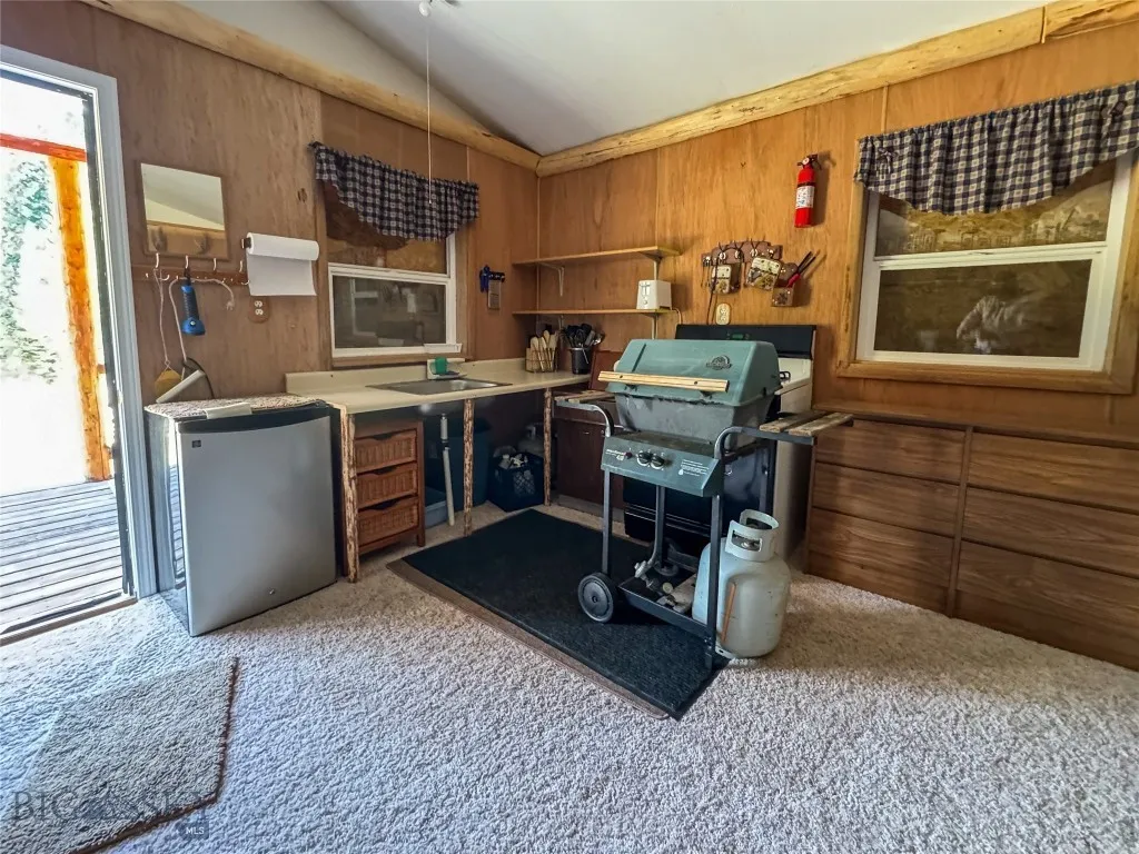 7379 Hahn Creek Road, Elliston, Montana 59728, Elliston, Montana 59728, 3 Bedrooms Bedrooms, ,1 BathroomBathrooms,Residential,For Sale,7379 Hahn Creek Road, Elliston, Montana 59728,0,405741