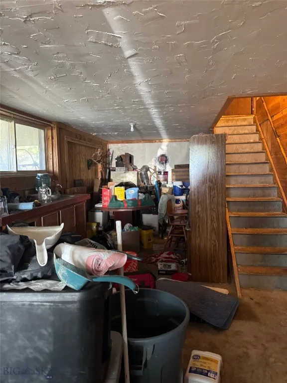 5 Muir Road E, Livingston, Montana 59715, Livingston, Montana 59715, 3 Bedrooms Bedrooms, ,2 BathroomsBathrooms,Residential,For Sale,5 Muir Road E, Livingston, Montana 59715,0,405798